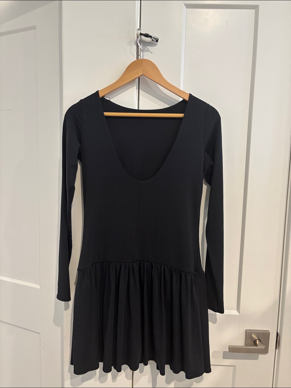 Abercrombie & Fitch Black Skort Long-Sleeve Drop Waist Dress. Size M - Picture 5 of 9